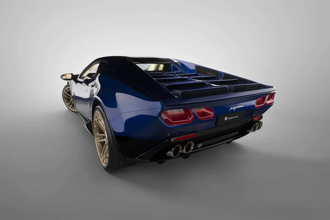 Ares Automobili modello di colore Blu