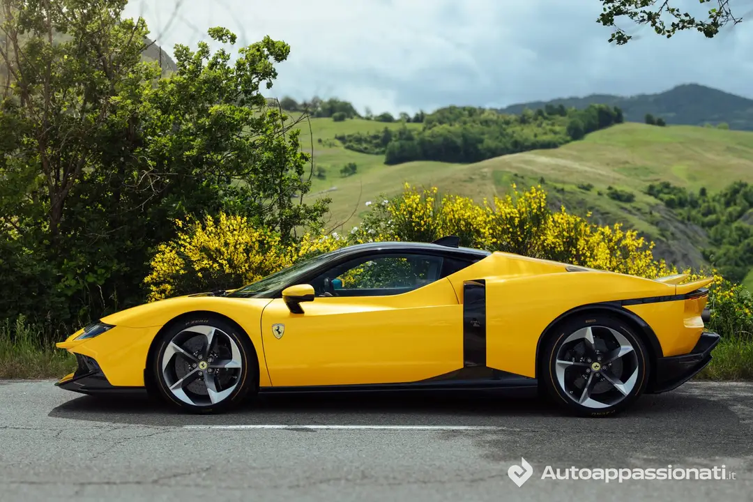 Ferrari 849 Testarossa laterale