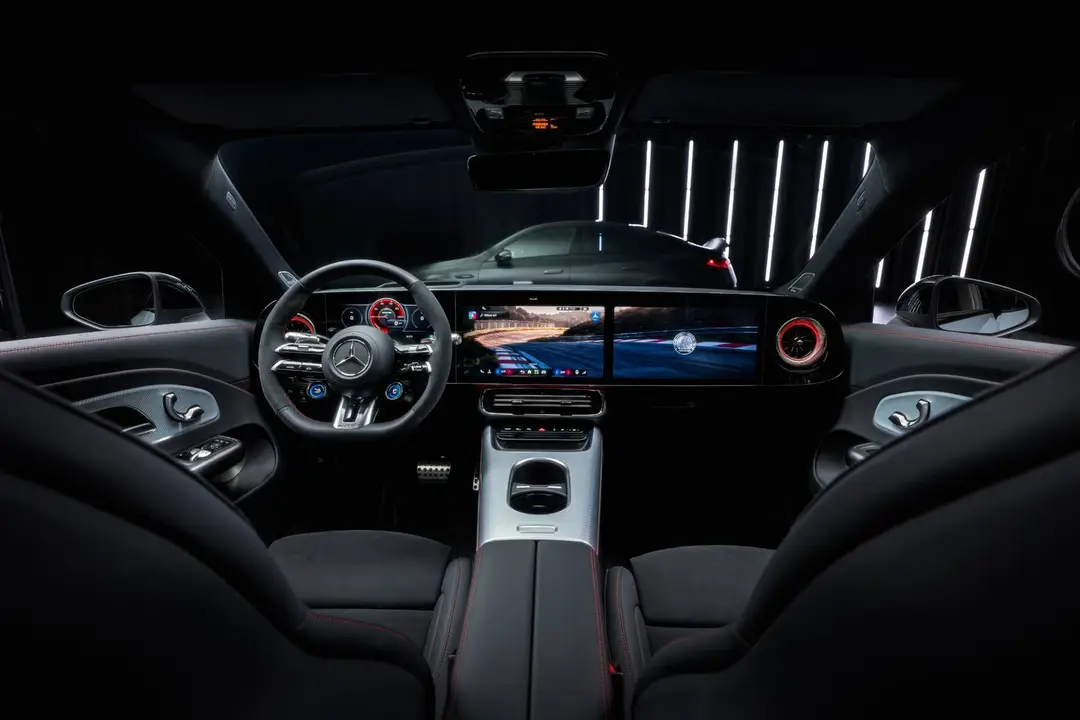 mercedes CLA 45 AMG interni