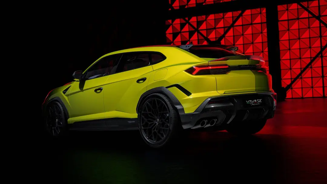 Lamborghini-Urus-SE-Performante posteriore