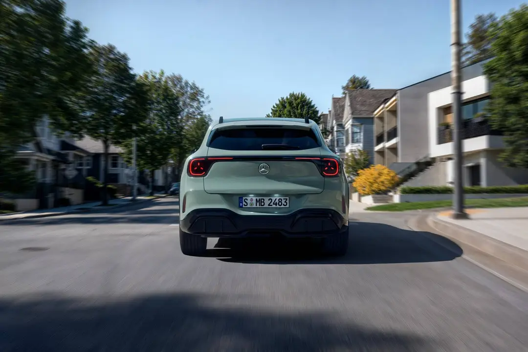 vista posteriore sulla nuova Mercedes GLA