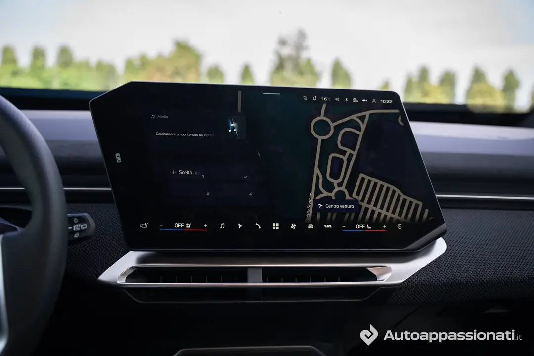 BMW iX3 infotainment