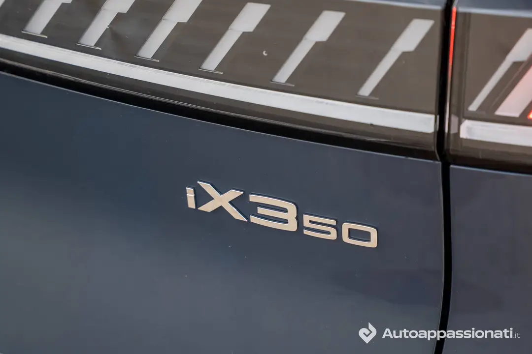 BMW iX350 logo