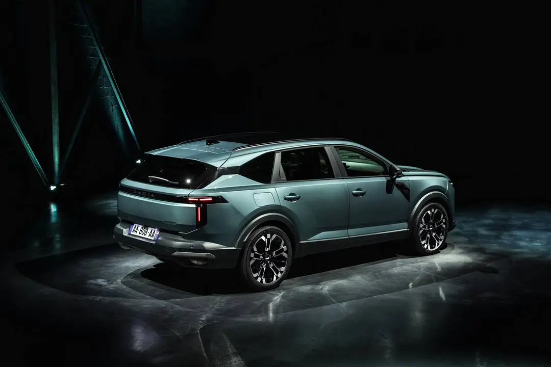 La Dacia Striker vista di tre quarti posteriore