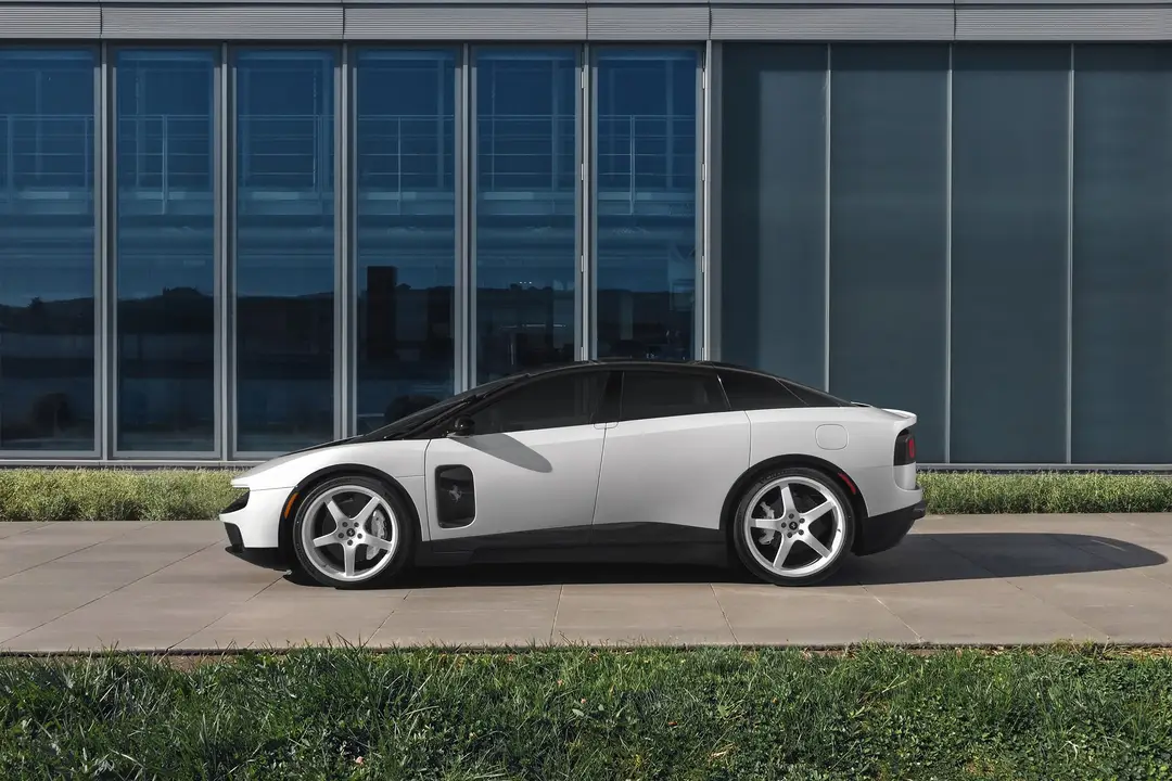 Ferrari Luce 2026 Tailor Made2