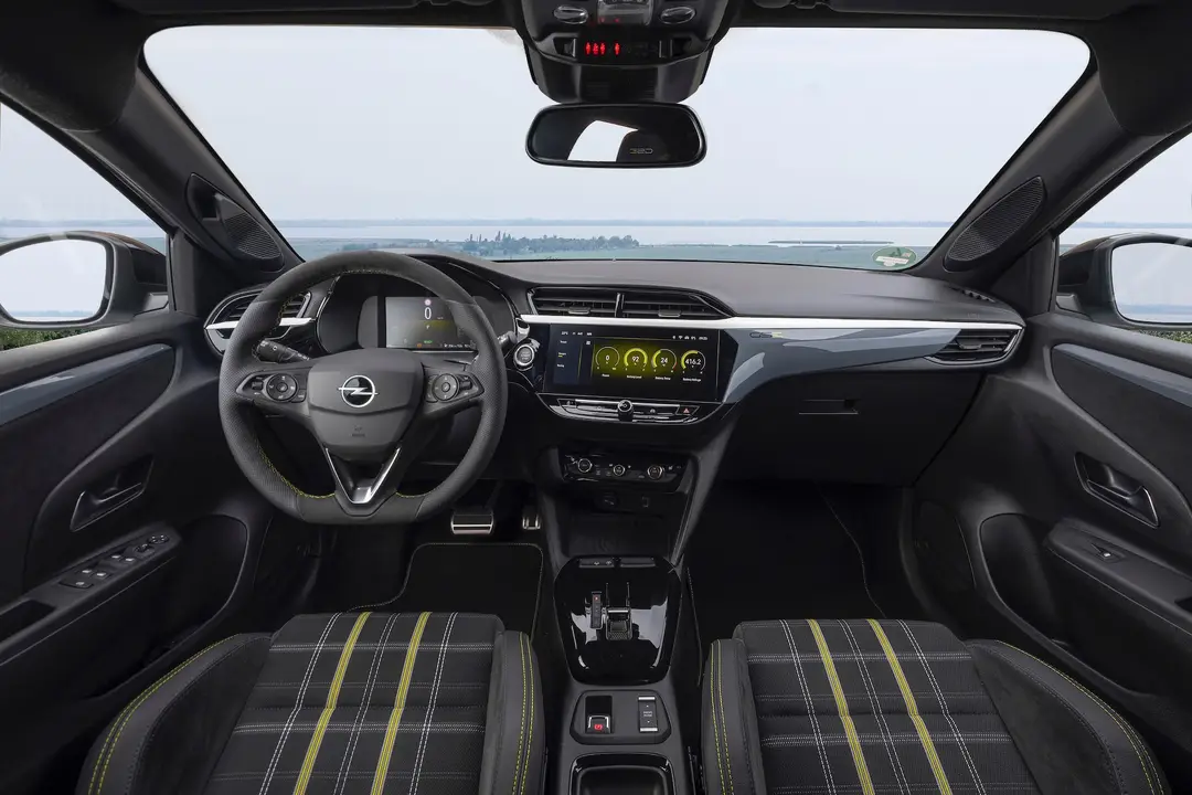 Opel Corsa GSe 2026 interni complessiva