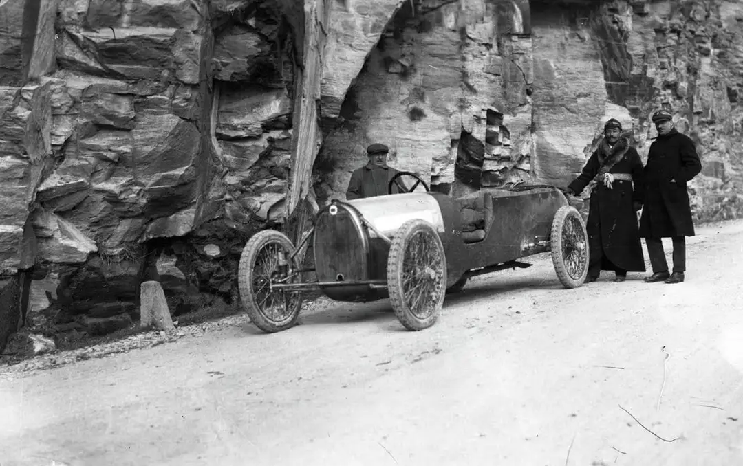 1.Lancia Lambda prototipo da test