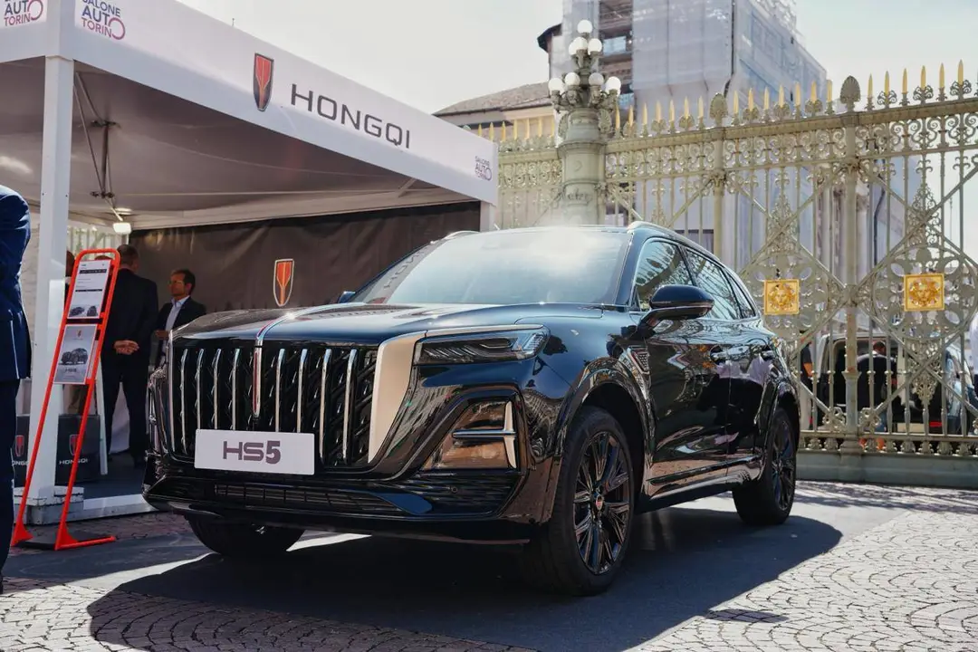 Hongqi HS5