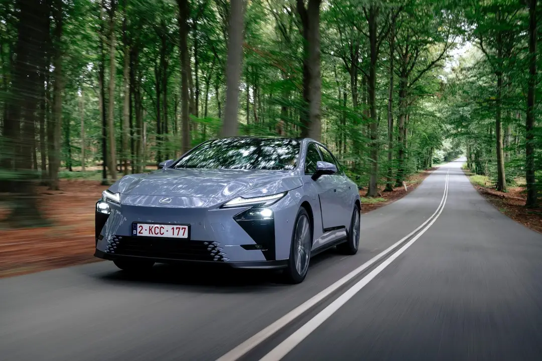 Lexus ES 2026 1