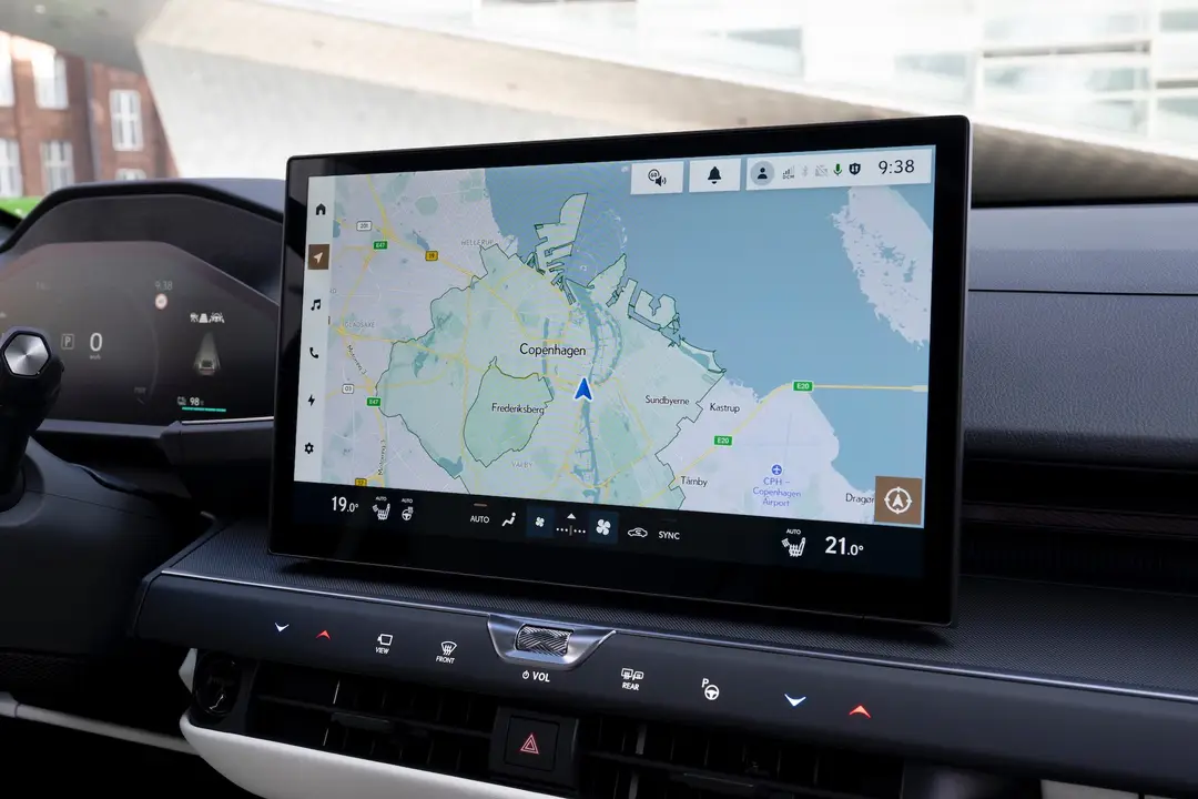 Lexus ES 2026 interni 2
