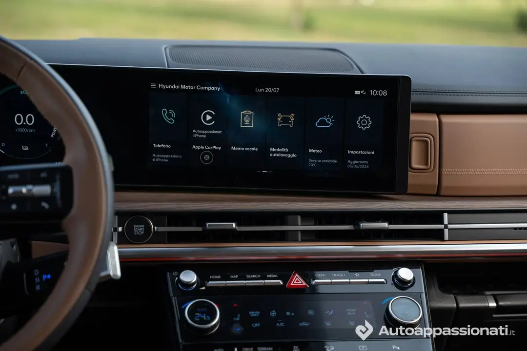 Hyundai Santa Fe PHEV__dashboard and navigator