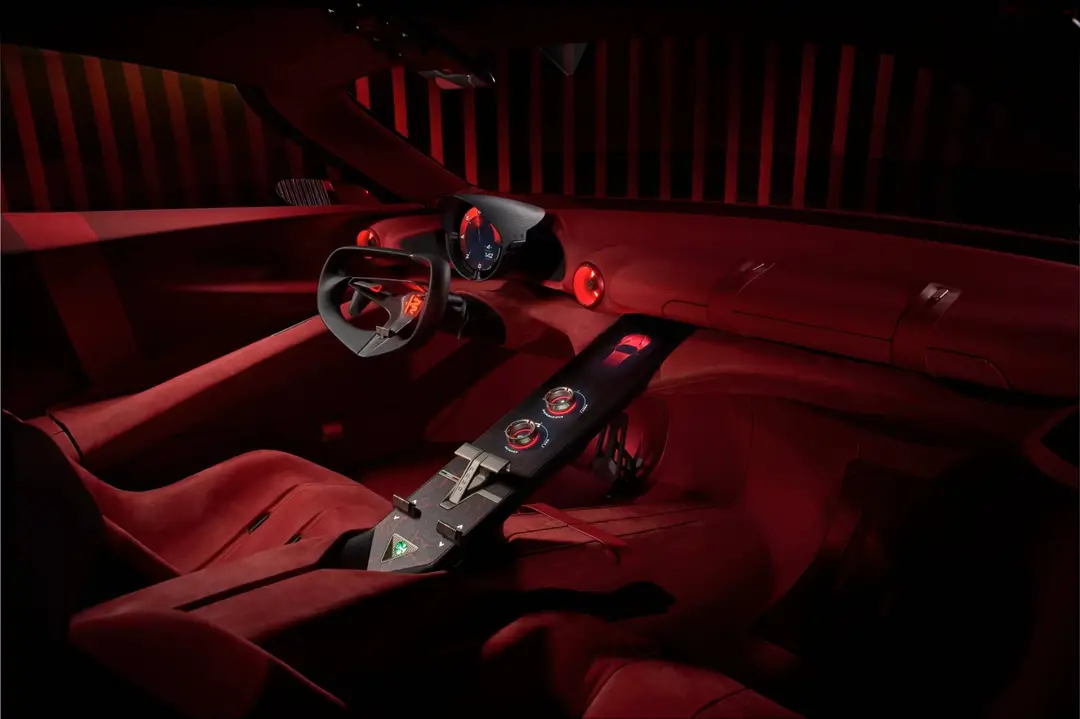 Alfa Romeo Cuorerosso interni