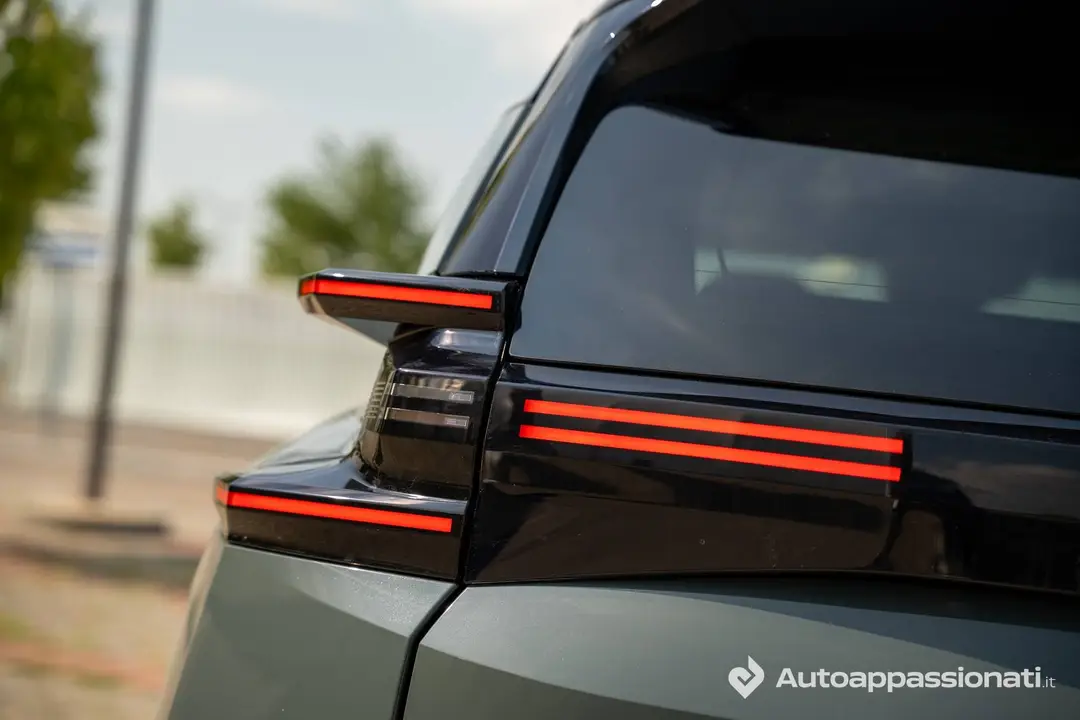Citroen_C5_Aircross_elettrica_09