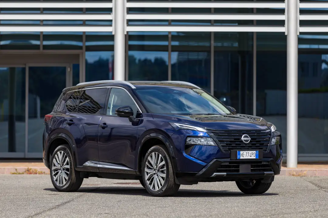 Nissan X-Trail anteriore