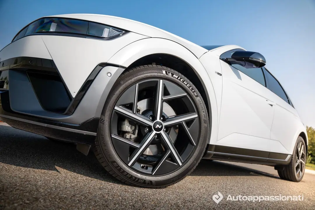 Hyundai_Ioniq_5_N-Line_08