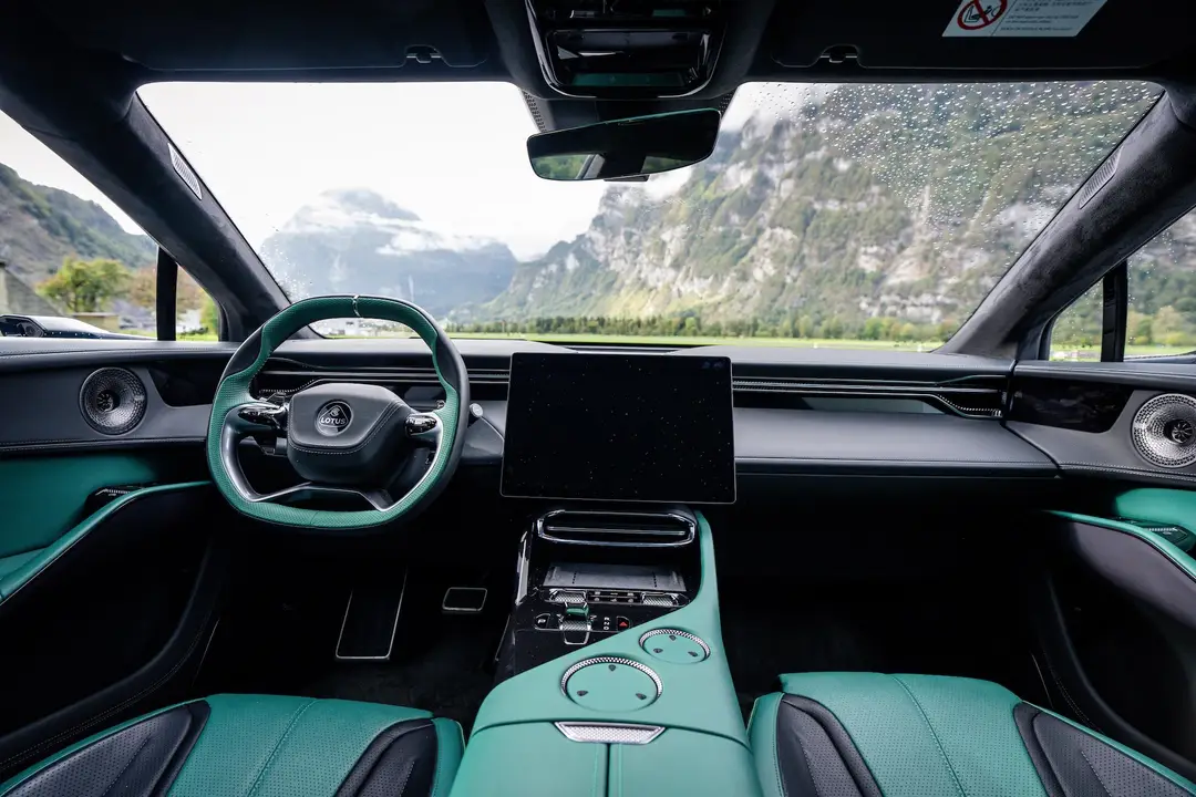 Lotus Eletre X 14