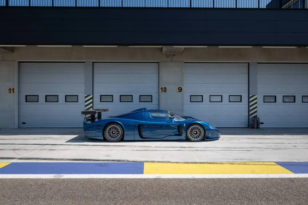 Maserati MC12 laterale