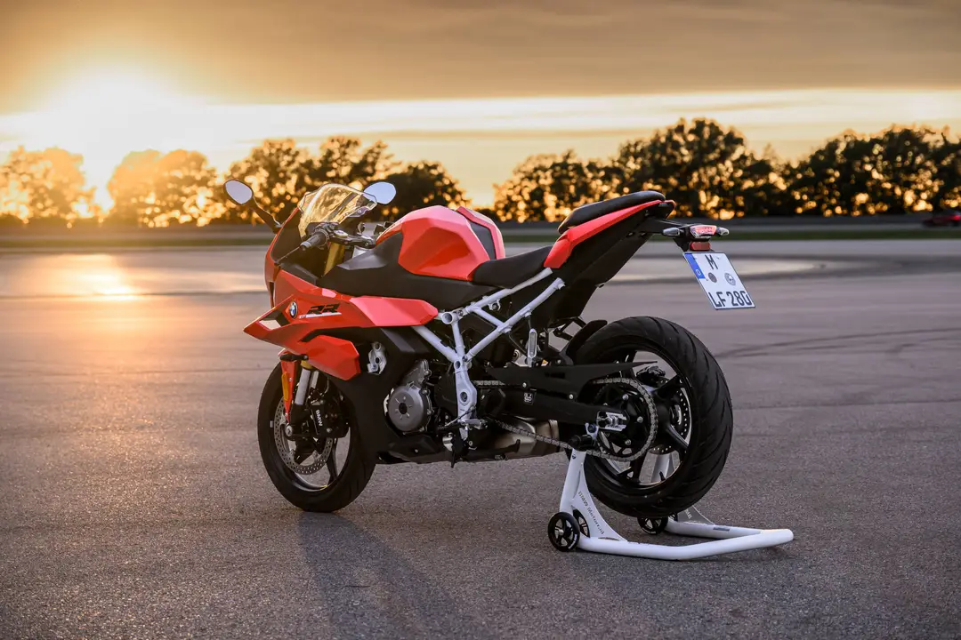 bmw-f-450-rr posteriore