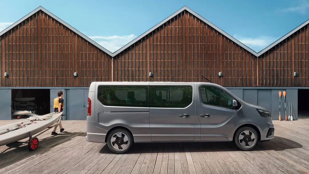 Renault_Trafic_Combi laterale