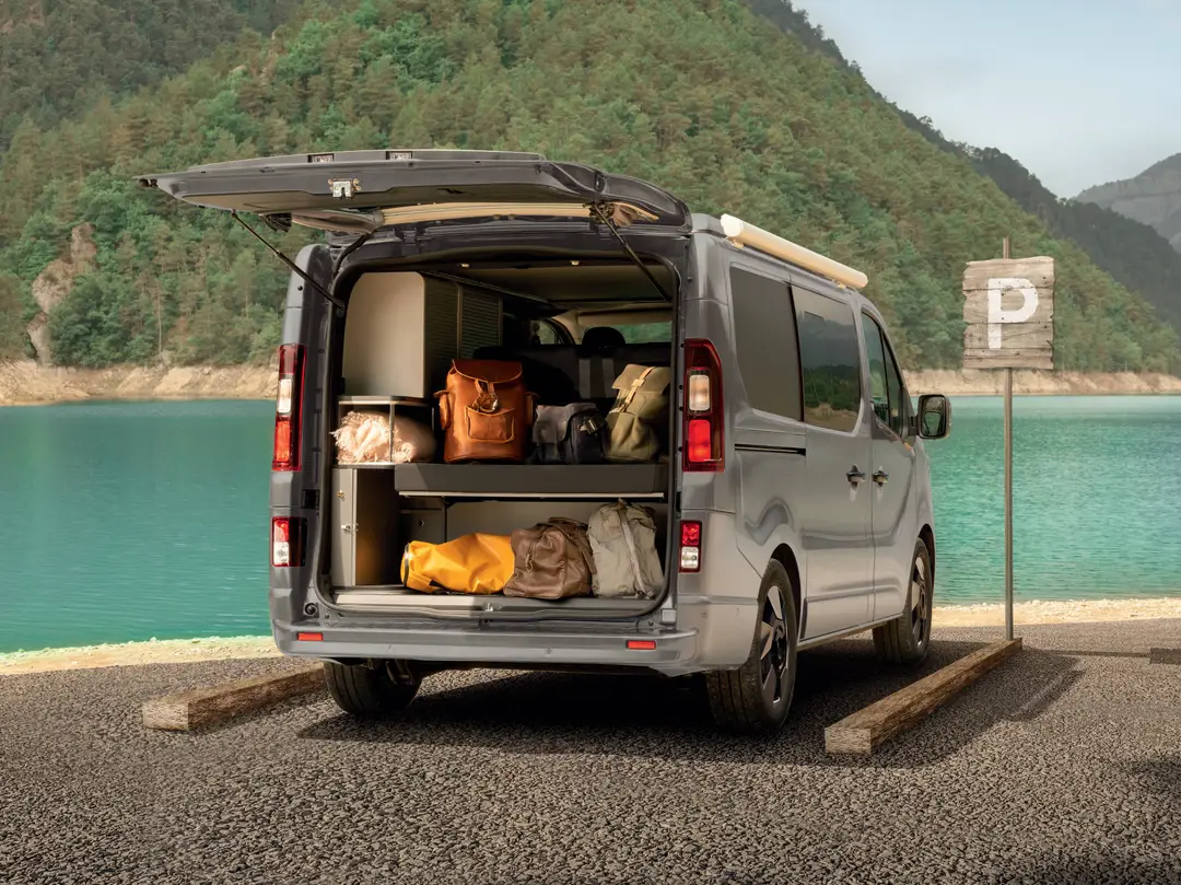 Renault_Trafic_Combi posteriore
