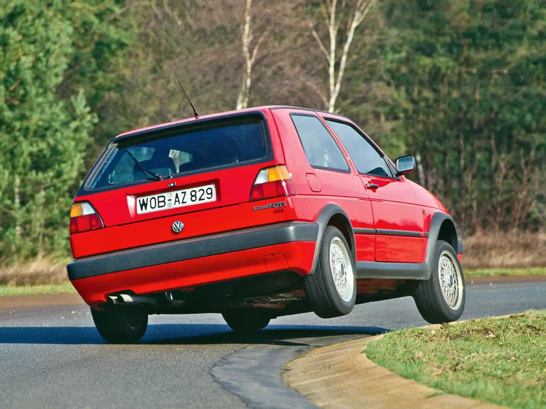 volkswagen_golf_gti_g60_3-door_2