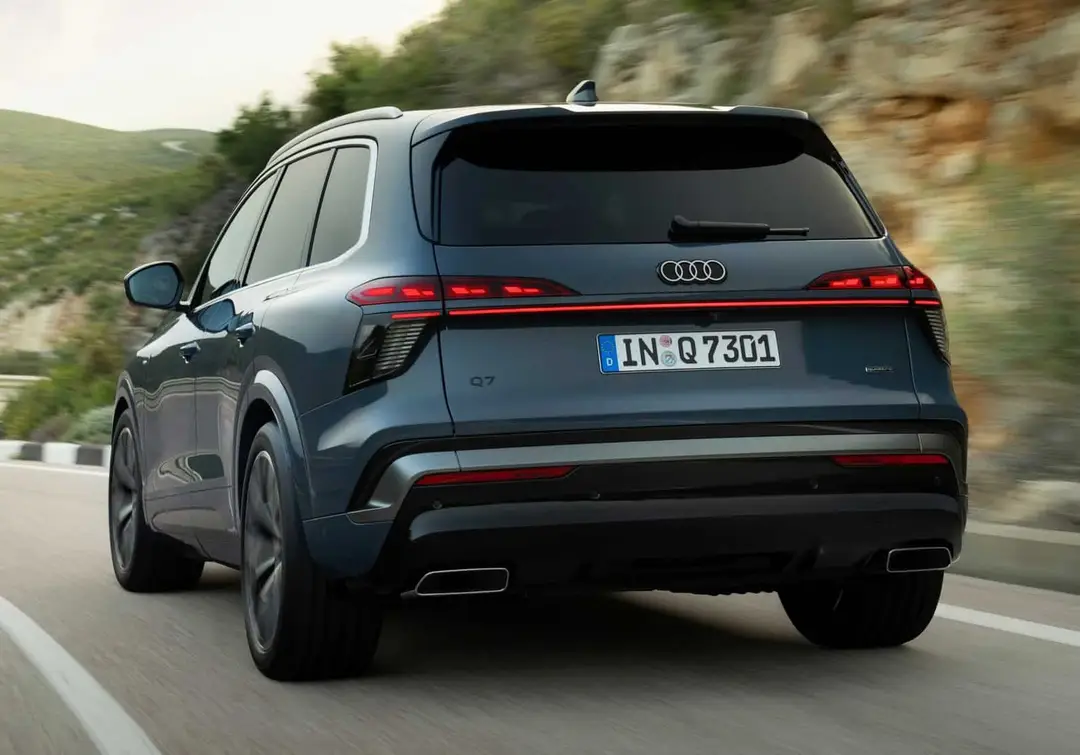 2027-Audi-Q7-37