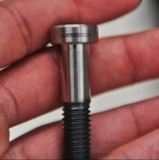 100-000-just-for-the-bolts-v0-zvj3twkskvzc1