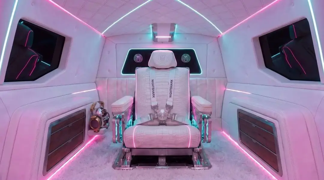 DARTZ-Prombron_-NIGHTSHARK-VI-interior-with-gamers-light