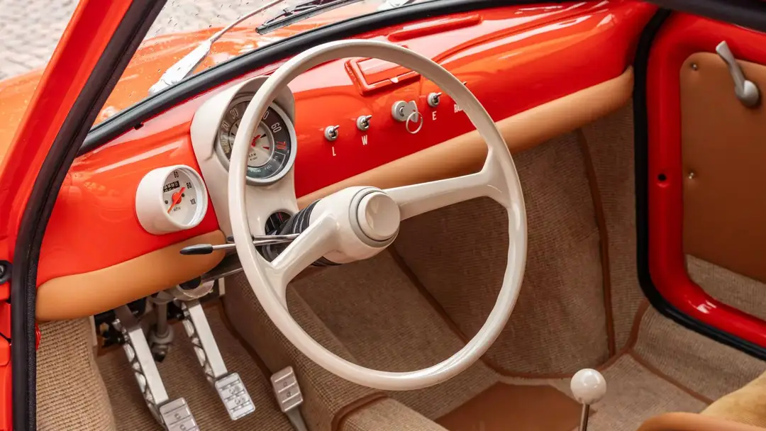 Fiat-500-La-Cinquecento-Scattante-restomod-cockpit