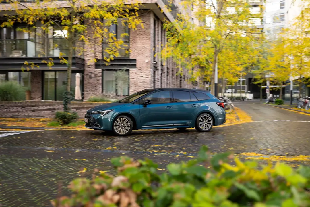 1920_2026_toyotacorolla_ts_specialedition_dynamic_024