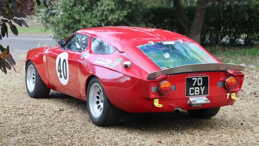 1967-alfa-romeo-giulia-1300gt-red-submarine-2