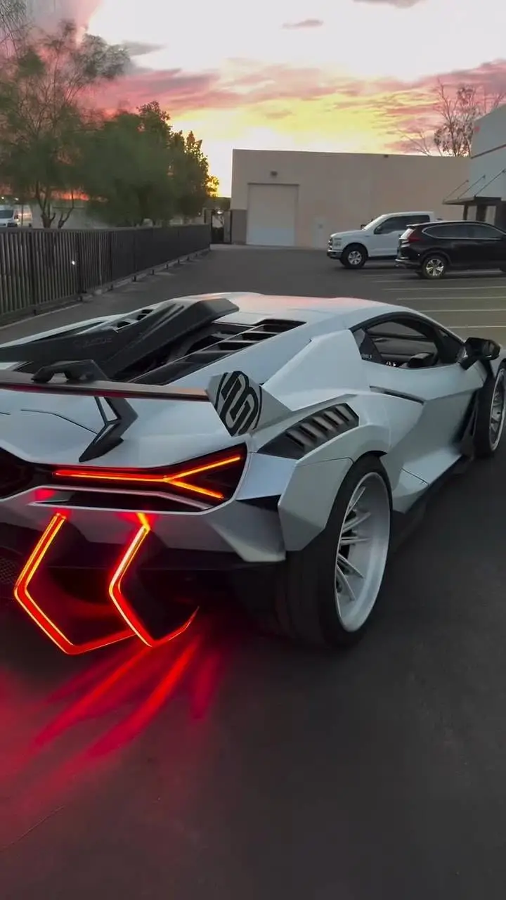 this-is-supposedly-the-wildest-lamborghini-revuelto-out-there_6 (1)