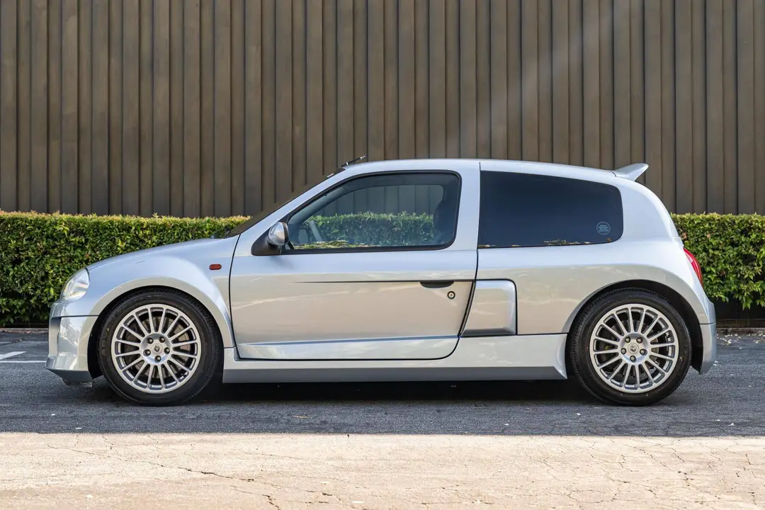 tiny-hot-hatch-just-sold-for-porsche-money-has-a-punchy-v6-behind-the-seats-and-a-fatty-widebody_4