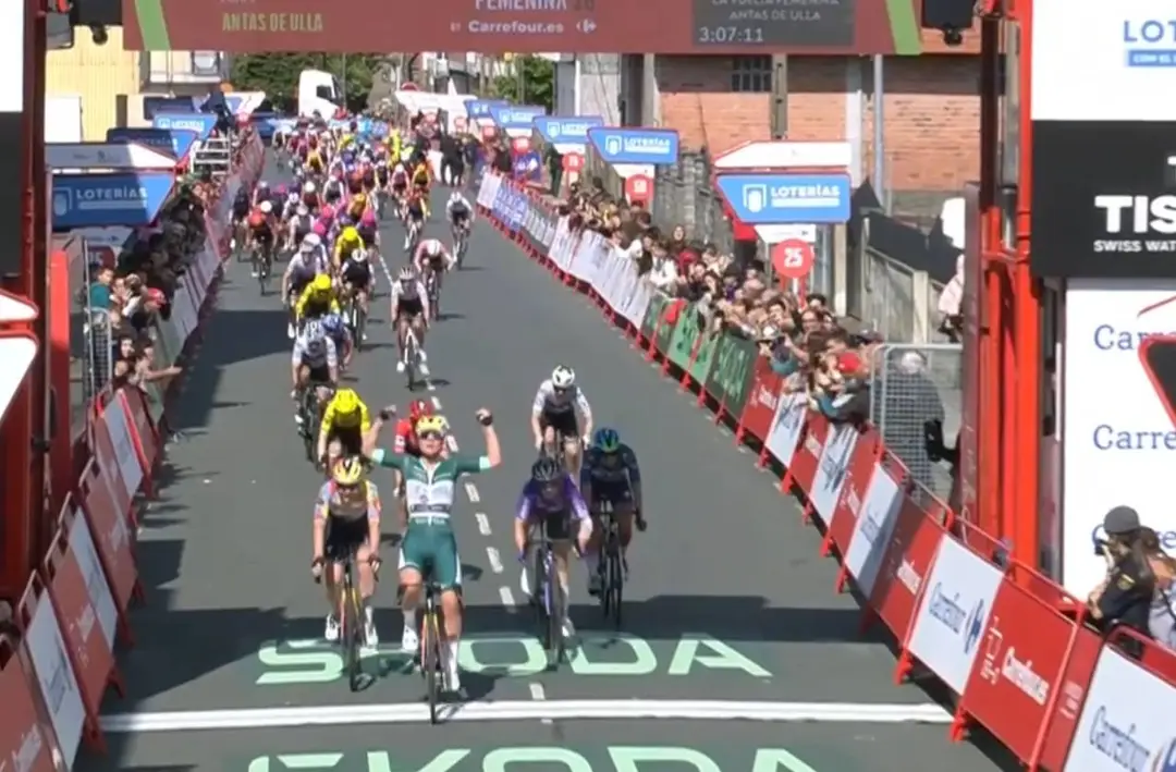 Lotte Kopecky gana la etapa 4 de la Vuelta a España Femenina 2026.