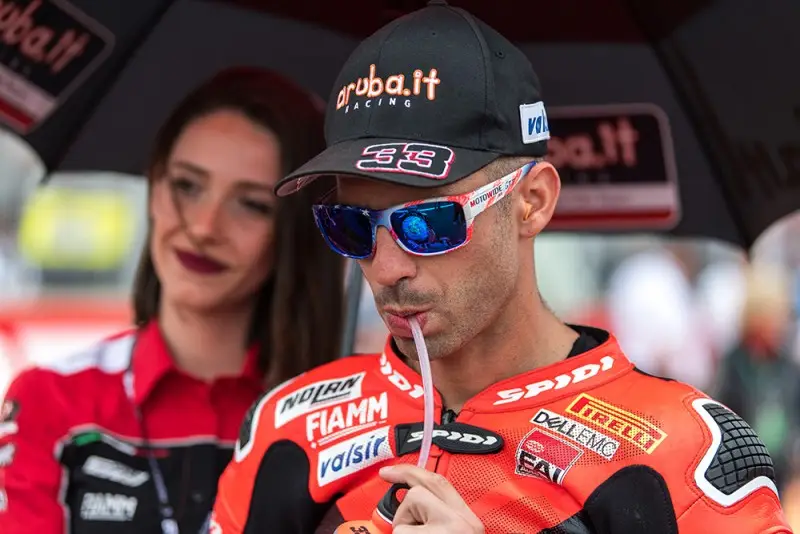 r11 melandri villicum race1 04 uc68246 low e1539498090798