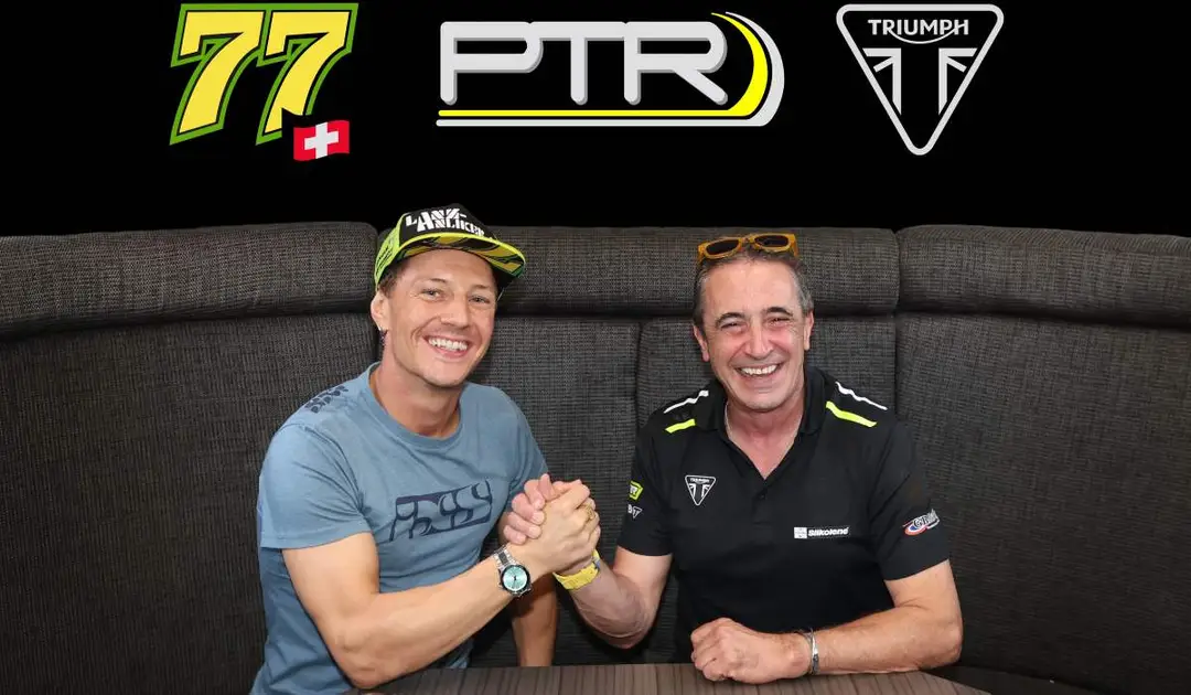 Aegerter stringe la mano a Buckmaster del team PTR Triumph WorldSSP
