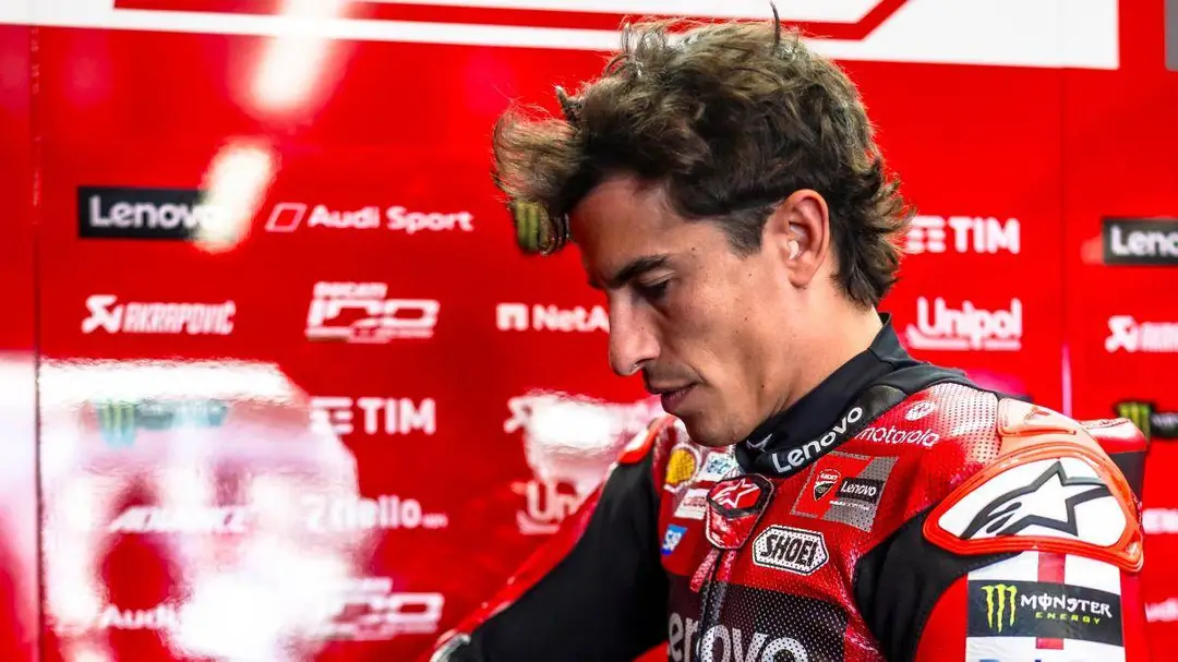 Marc Marquez nel box Ducati