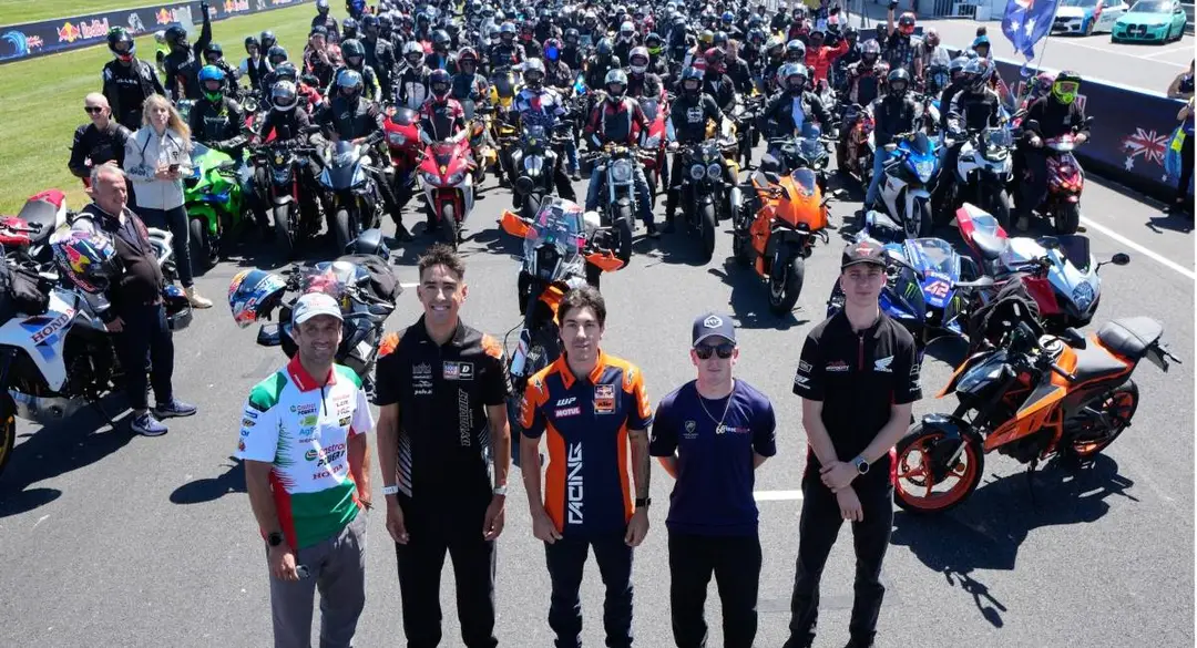 MotoGP: a spectacular parade of riders on track at Phillip Island