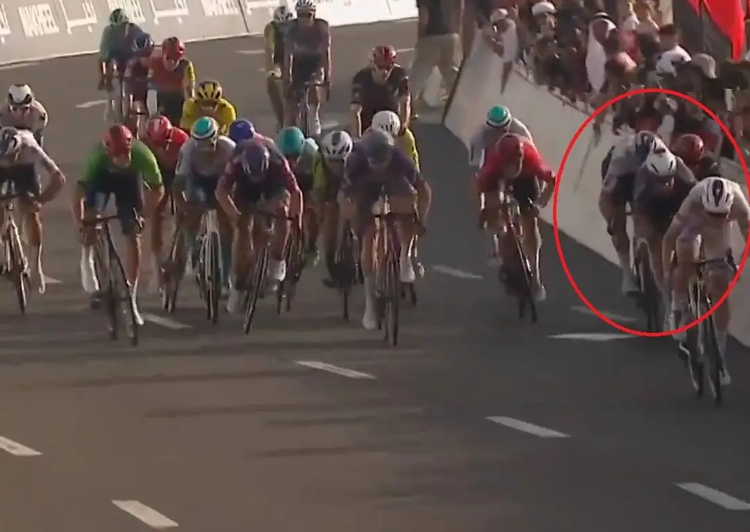 Etapa 6 do UAE Tour, Danny van Poppel recebe o segundo cartão amarelo