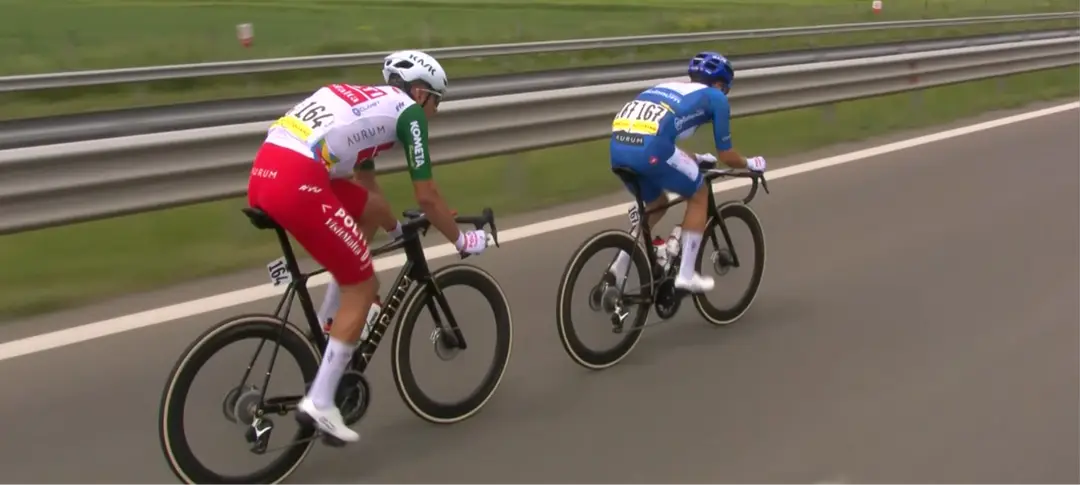 5 hours in the breakaway and already 194 km spent out front for Diego Pablo Sevilla and Mirco Maestri