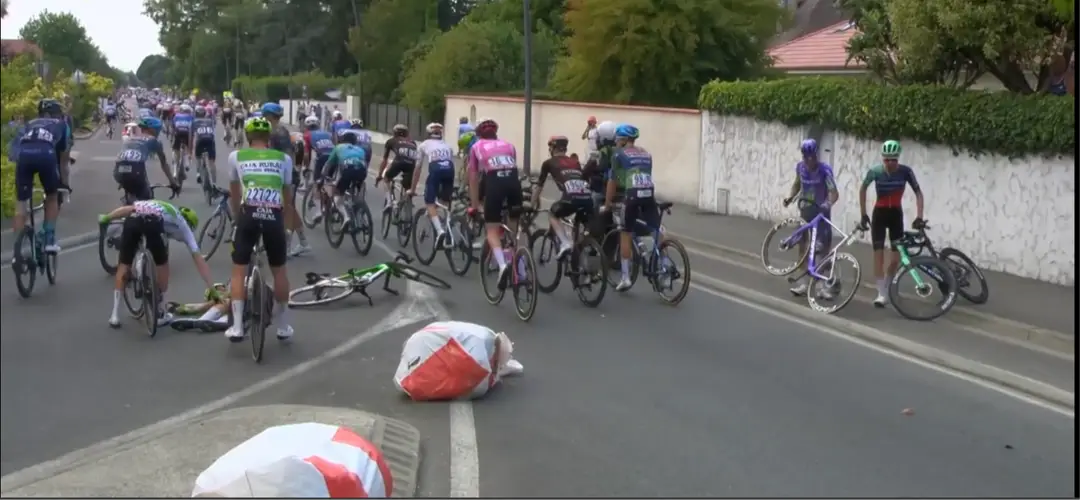 A crash with 5.8 kilometers to go marked the end of stage 5 at the Tour de France&nbsp;