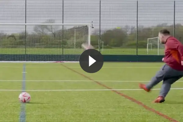 https://www.sportvideos.tv/video-luke-littler-turns-out-to-be-a-pro-in-darts-and-football/