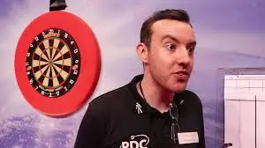 Huw Ware is één van de vaste PDC-scheidsrechters