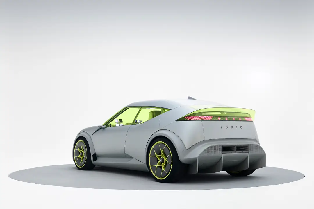 02 hyundai onthult concept three 1