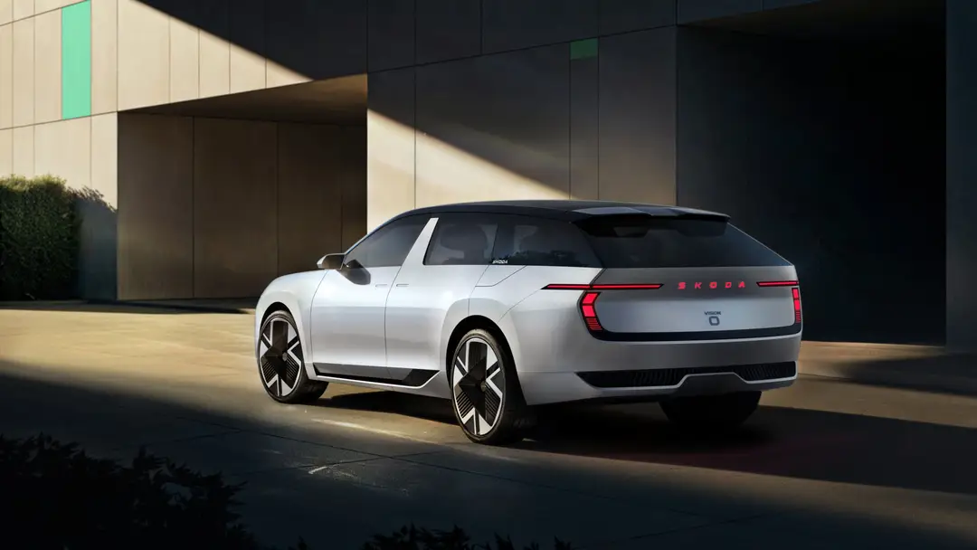 1920 visiono ext driving city25 qr 16x9 250815png v004