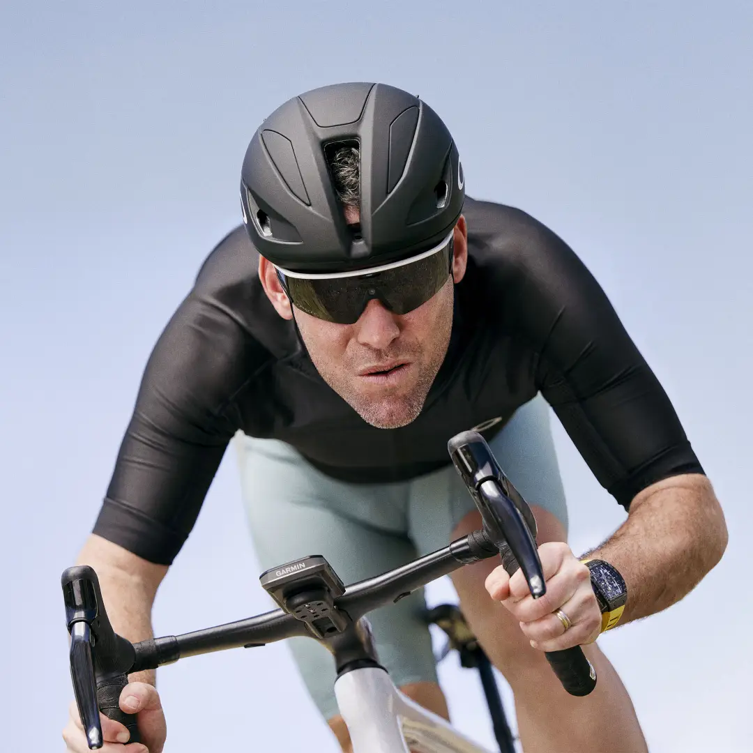 mark cavendish wearing oakley meta vanguard kopie