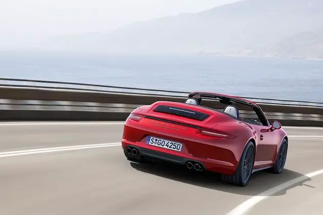 02-Porsche-911-Carrera-GTS-P14-0888