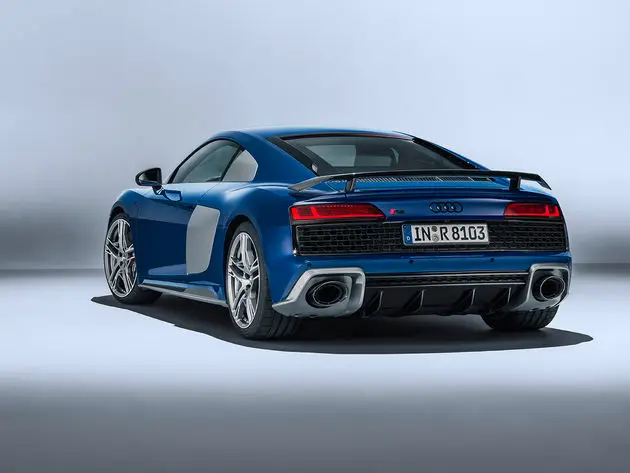 <i>De Audi R8 Coup\u00e9</i>
