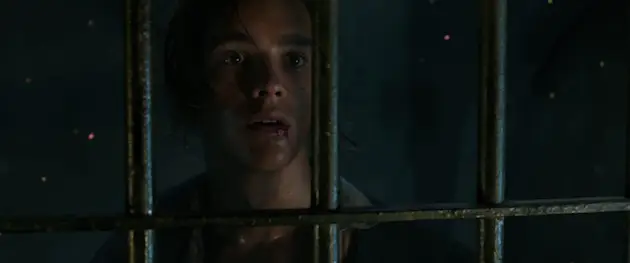 Brenton Thwaites`s karakter moet op zoek naar Captain Jack Sparrow.