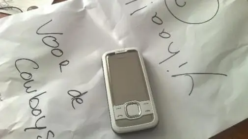 nokia-7610-supernova-bij-de-post.jpg